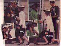 Hinweis_schwarz_und-aber_weiss-gar_remes-wie_respektsabstaendig_versus_nahe_betreffend_auch_immer_sie-wir_einander_wo-wann_treten-Presseausriss