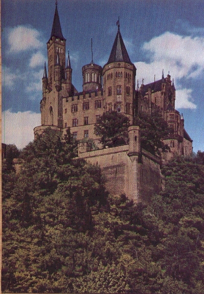 Scharfeckbastion der Festungsanlage unter dem Hochschloss auf dem Zoller-, h Zeugenberg