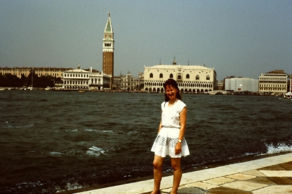 Auf Fondamento auf der Insel San Giogio Maginore gegenüber einem Panorama von San Marco zu Venedig.